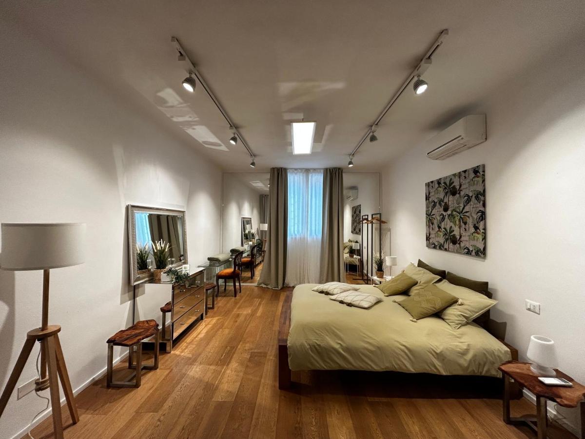 Interno4Home: In Centro Storico Con Posto Auto Ferrare Extérieur photo